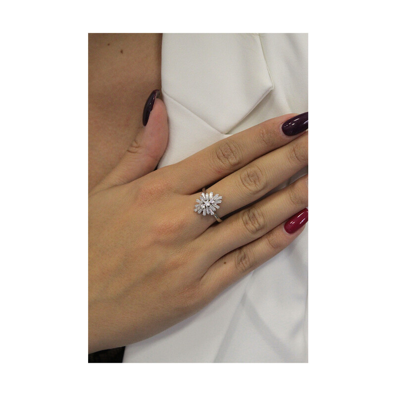 Pierścionek srebrny bagiety cyrkonie TB 03423 próba 925