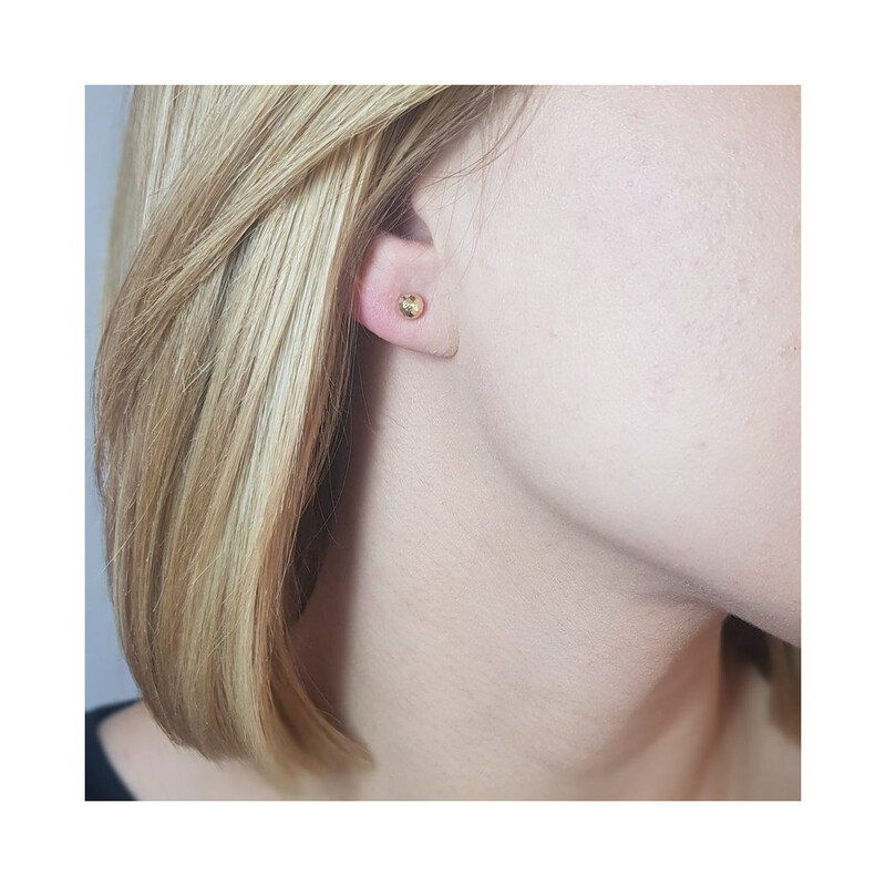 Kolczyki złote grawerowana kulka 4 mm/sztyft AR BSC4-DCBE0004MM-V-76 próba 375