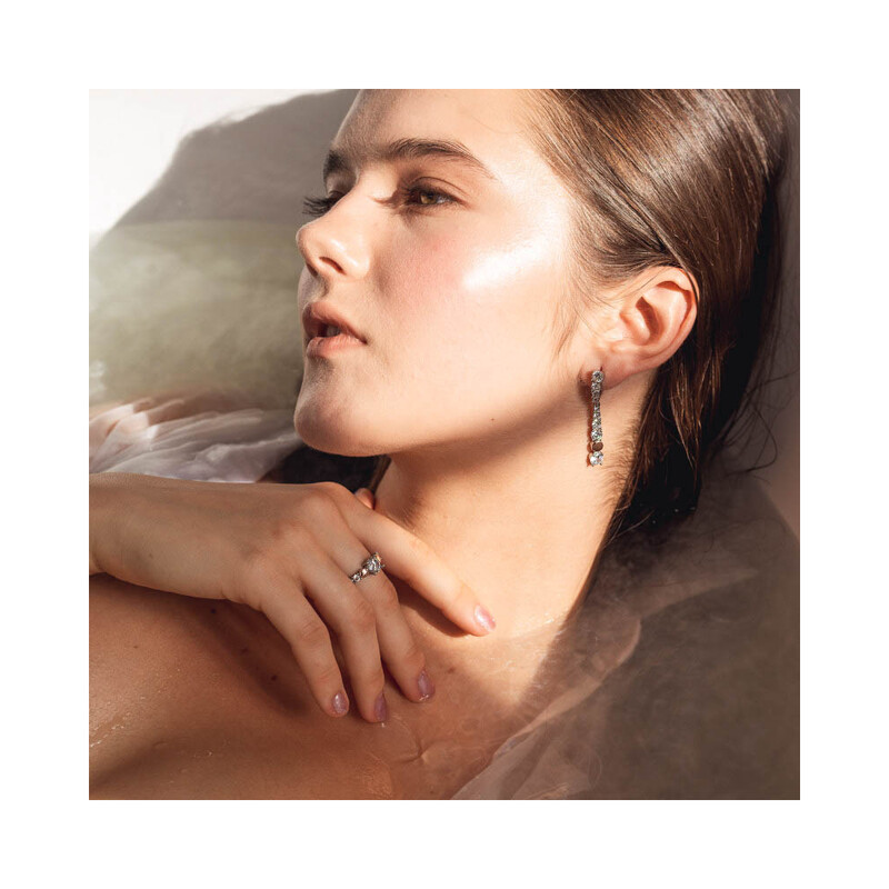 Pierścionek srebrny z cyrkoniami i złotymi kółkami PX 970_AU375 blaszka gold