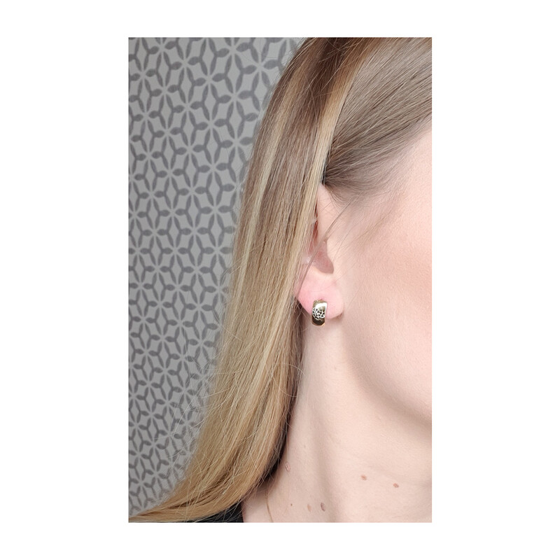 Kolczyki złote blaszki z sercem z czarnych cyrkonii/ang.zap. S3 RM-508 próba 585