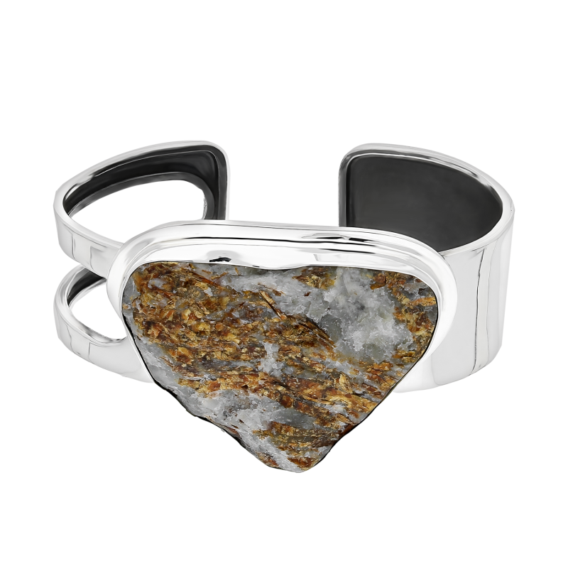 Bransoleta srebrna bangla z astrofilitem zaprezentowana na finalistce Miss Polski 2025 Karolinie Kalinowskiej