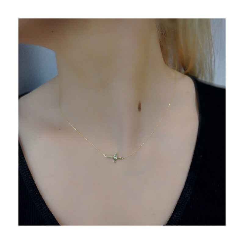 Naszyjnik złoty krzyżyk bokiem z diamentem BE C-27 próba 585