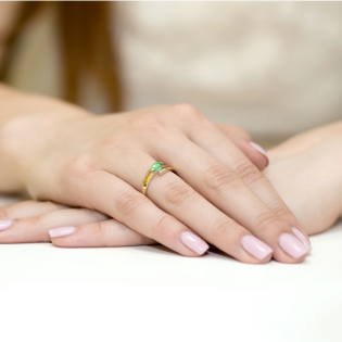 Pierścionek złoty ze szmaragdem i diamentami BE W-119 EM owal próba 585