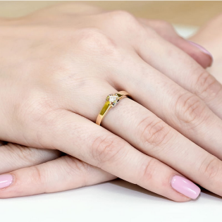 Pierścionek zaręczynowy z diamentem AMADO BE W-320-04 próba 585