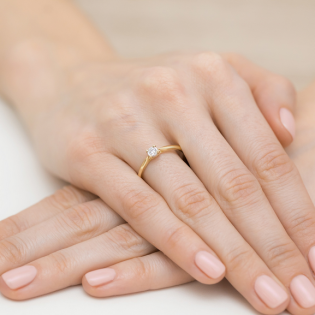 Pierścionek zaręczynowy z diamentem BE W-461-0,08 próba 585