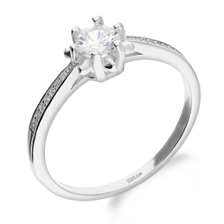 Pierścionek srebrny gwiazda z cyrkonią i cyrkonie w szynie AT624 próba 925