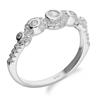 Pierścionek srebrny zdobiony białymi cyrkoniami AT634 próba 925