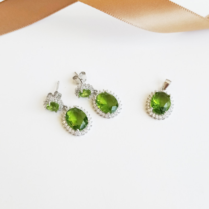 Srebrny Komplet z Zieloną Cyrkonią - Kolczyki i Zawieszka - JubilerSezam.pl