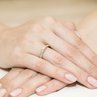 Pierścionek zaręczynowy z diamentami NOBLE BE W-201 próba 585