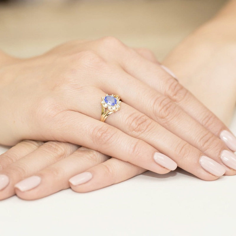 Pierścionek zaręczynowy z tanzanitem i diamentami BE W-037 TA owal Markiza próba 585