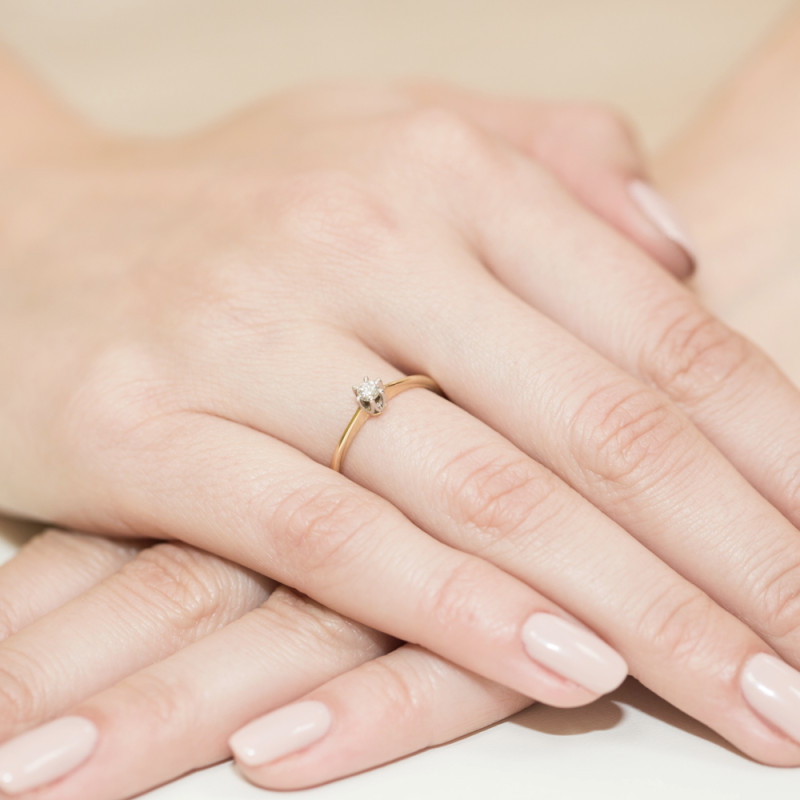 Pierścionek zaręczynowy z diamentem SOLITER BE W-220-10 próba 585