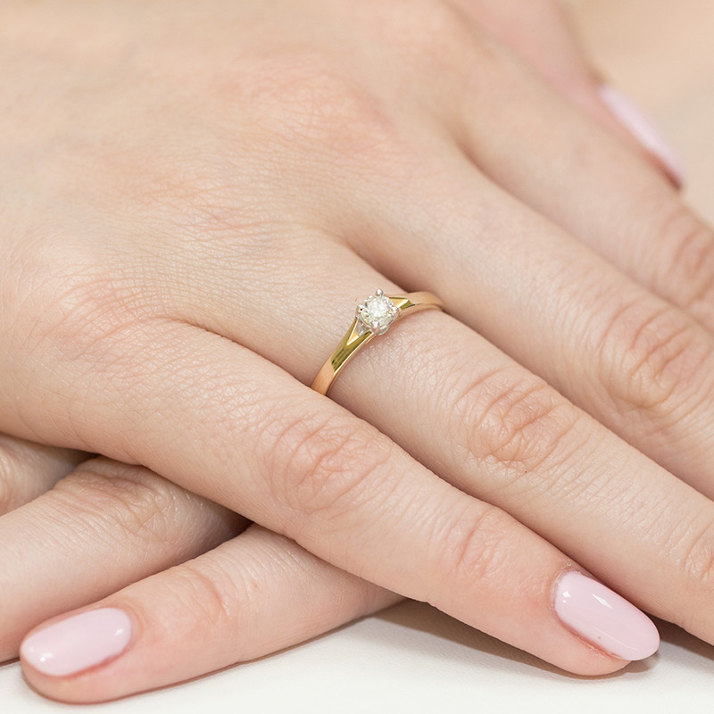 Pierścionek zaręczynowy z diamentem SOLITER BE W-240-20 próba 585