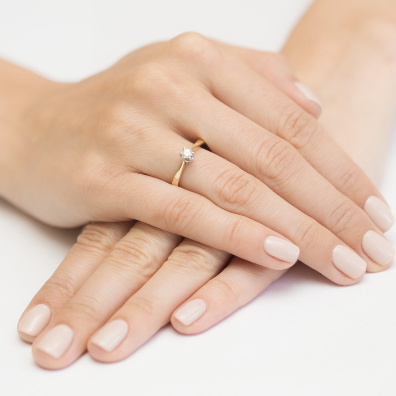 Pierścionek zaręczynowy ROYAL z diamentem