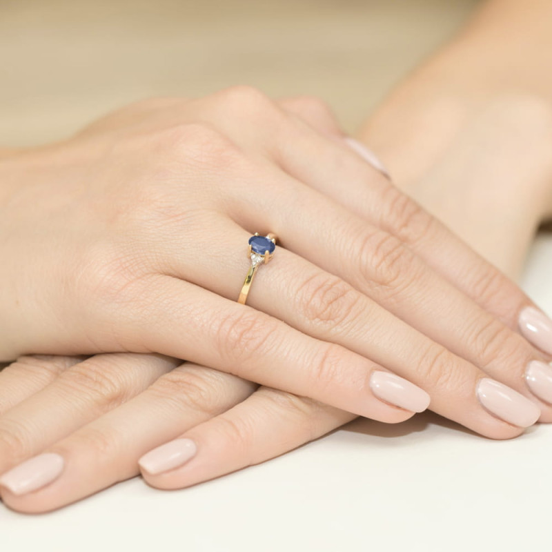 Pierścionek złoty z szafirem i diamentami BE W-301 SA owal próba 585