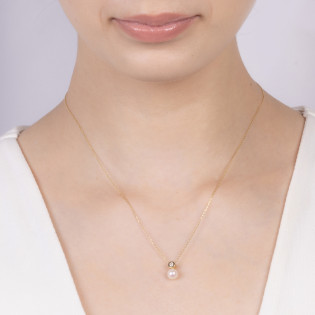 Naszyjnik złoty z białą perłą i cyrkonią na łańcuszku anker