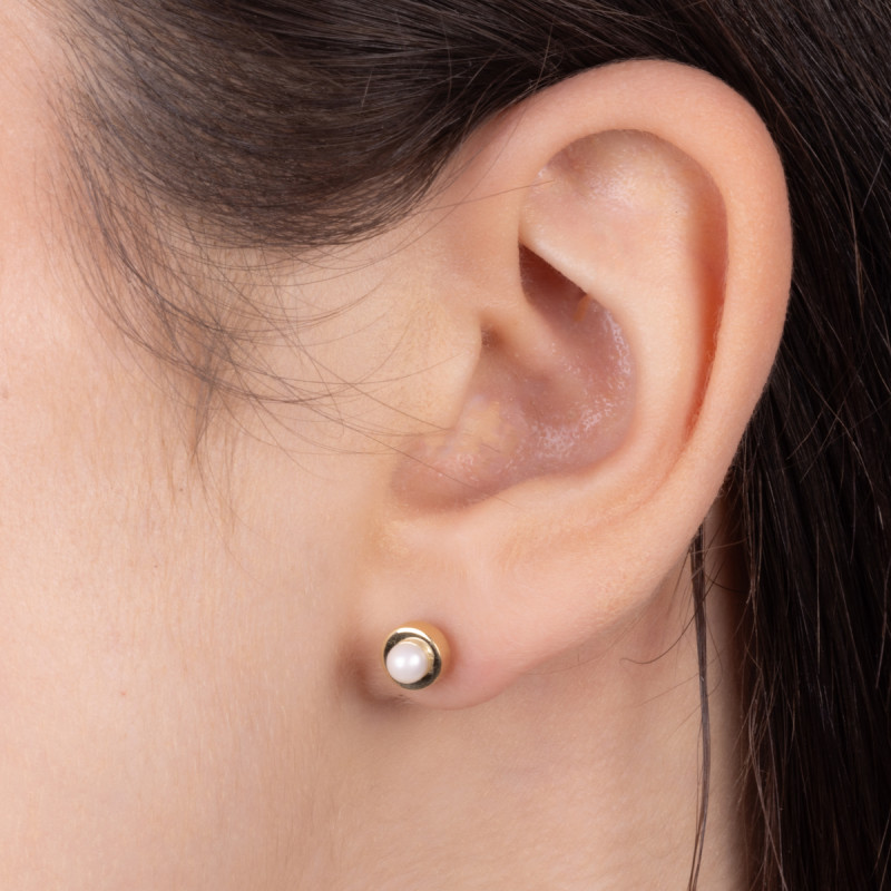 Kolczyki złote biała perła w okrągłej oprawie/sztyft MZ T23-E-PN-2573-PRL próba 375