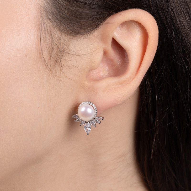 Kolczyki srebrne biała perła w kole i pióropusz z cyrkoniami/sztyft PA072 próba 925