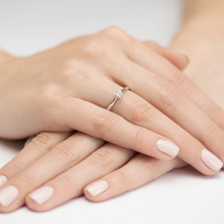 Pierścionek zaręczynowy z diamentami SOLITER BE W-335 próba 585