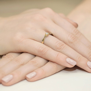 Pierścionek zaręczynowy z diamentami SOLITER BE W-340-12 szyna X próba 585