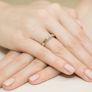 Pierścionek zaręczynowy z diamentami ETERNO BE W-343-10 próba 585