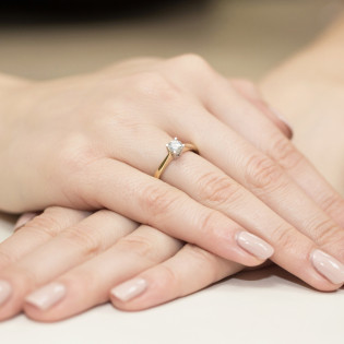 Pierścionek zaręczynowy SOLITER z diamentem BE W-404-50 próba 585