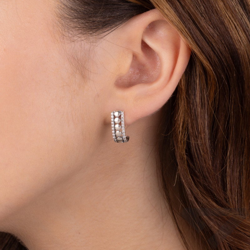 Kolczyki srebrne łuk z cyrkoniami i gładkimi kulkami/sztyft SZ307 próba 925