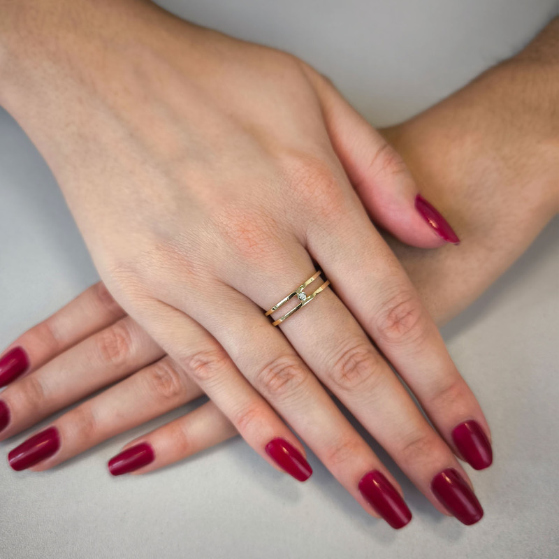 Pierścionek złoty z białym diamentem na podwójnej szynie KB 101-10064 próba 585