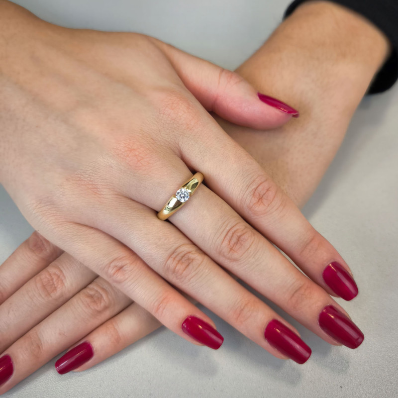 Pierścionek złoty ETERNO z białą cyrkonią OL ALY746 próba 375