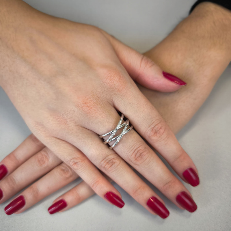 Pierścionek srebrny przeplatanka z białymi cyrkoniami OL KGT553 próba 925