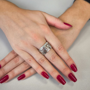 Pierścionek srebrny szeroki róże i białe cyrkonie SZ163 próba 925