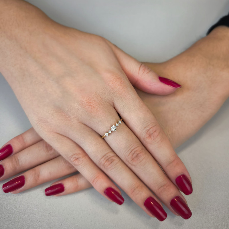 Pierścionek zaręczynowy z białymi diamentami TK 20096 próba 375