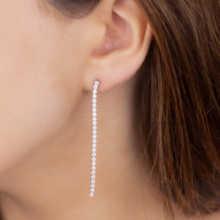 Kolczyki srebrne z rzędem białych cyrkonii zapinane na sztyft