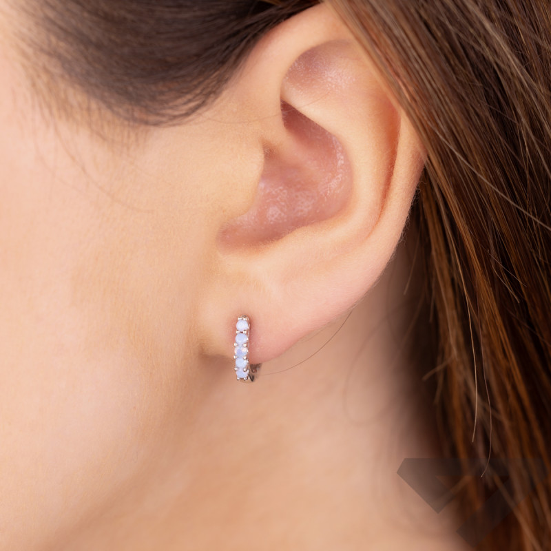 Kolczyki srebrne dla dziewczynki z mleczno-niebieskimi cyrkoniami/ang.zap. HS1849 mlecz.nieb próba 925