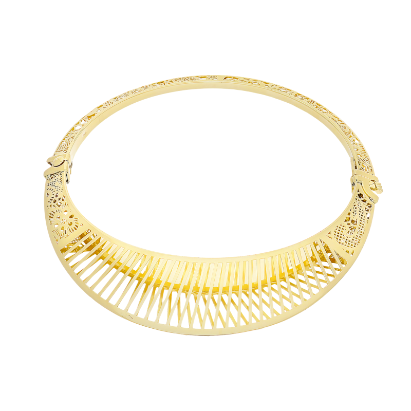 Bransoletka złota bangla z ornamentem zaprezentowana na Miss Costa Rica Fabiola Vindas