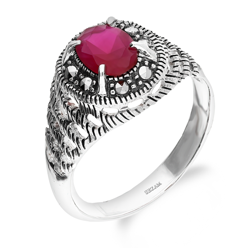 Pierścionek srebrny owalny rubin jubilerski i markazyty HS1748 rubin próba 925