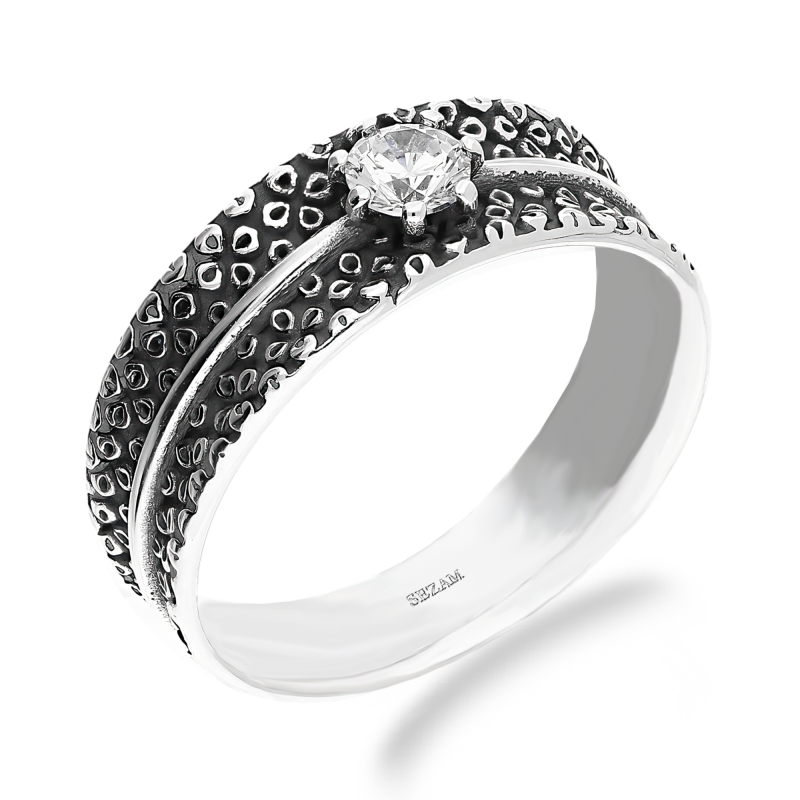 Pierścionek srebrny zdobiony z białą cyrkonią SZ338 próba 925