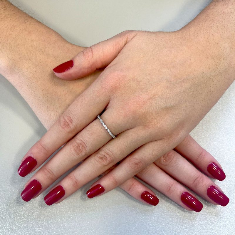 Pierścionek srebrny z rzędem białych cyrkonii AT782 próba 925