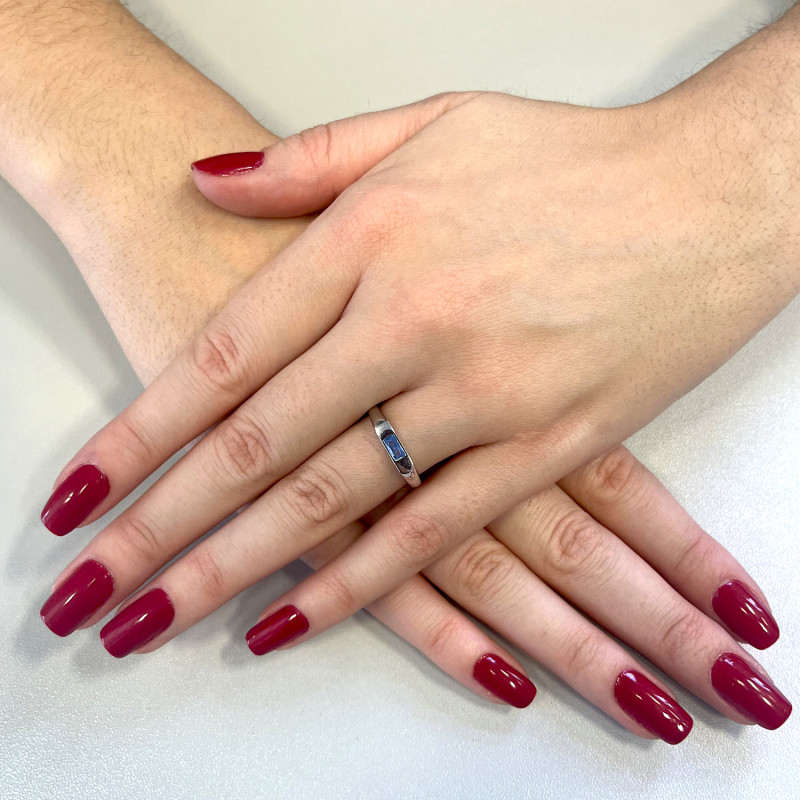 Pierścionek srebrny sygnecik z prostokątną j.niebieską cyrkonią PW643 niebieski próba 925