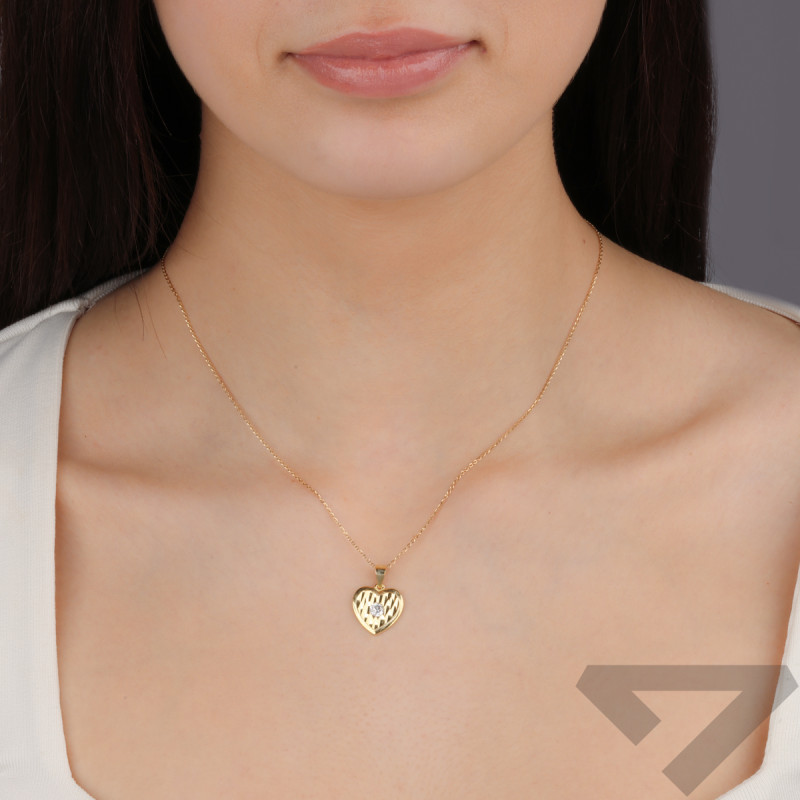 Serduszko pozłacane żłobiona blaszka z cyrkonią