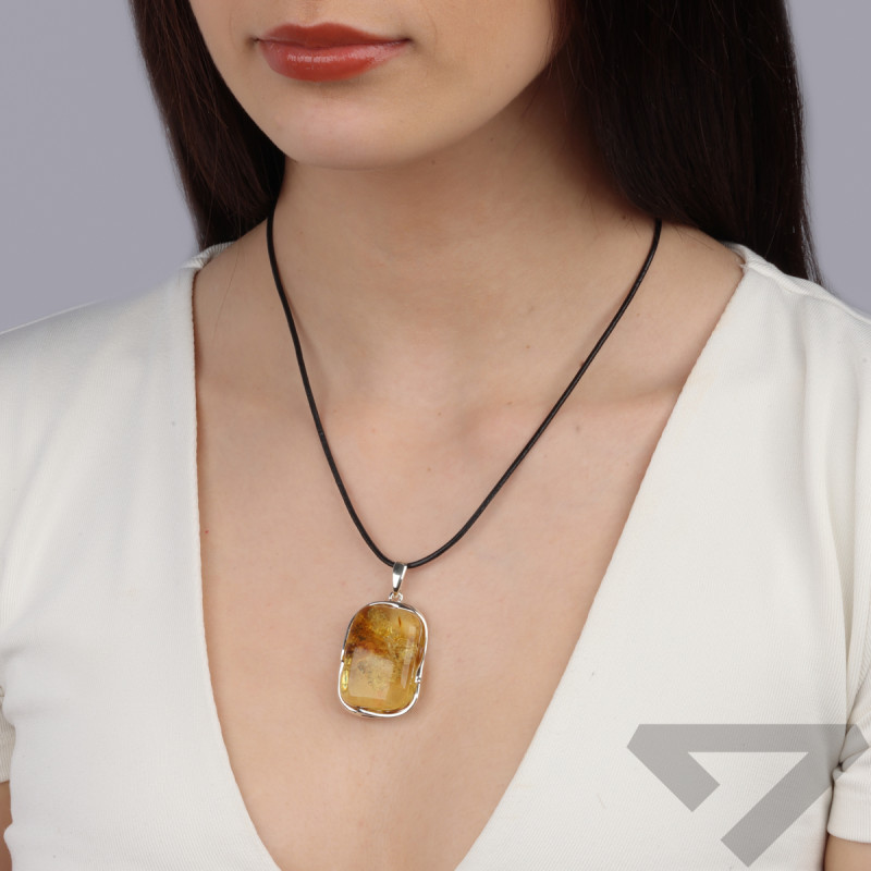 Zawieszka srebrna z miodowym bursztynem z chmurką MG 297-miodowy-chmurka próba 925