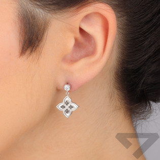 Kolczyki srebrne koniczyna z masą perłową i czarnymi cyrkoniami/sztyft HS1986 próba 925