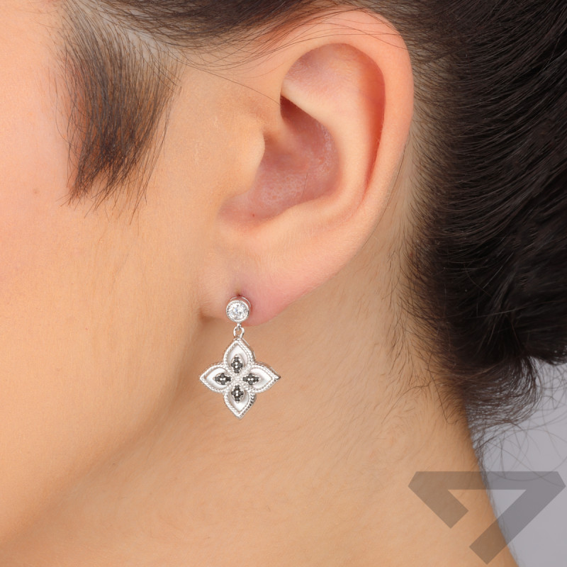 Kolczyki srebrne koniczyna z masą perłową i czarnymi cyrkoniami/sztyft HS1986 próba 925