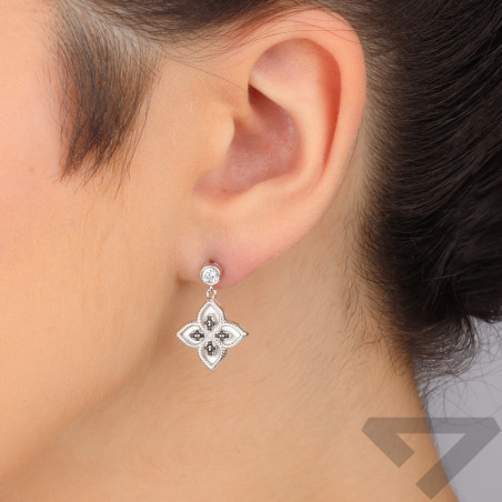 Kolczyki srebrne koniczyna z masą perłową i czarnymi cyrkoniami/sztyft HS1986 próba 925