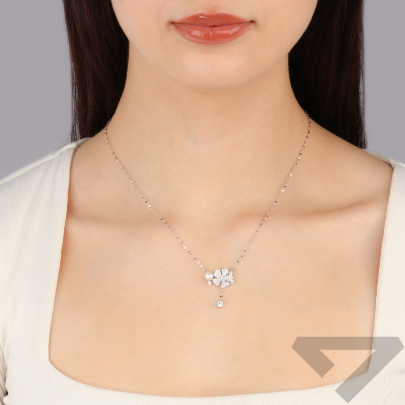 Naszyjnik srebrny kwiat z cyrkoniami i biała perła/blaszki TB 23683 próba 925