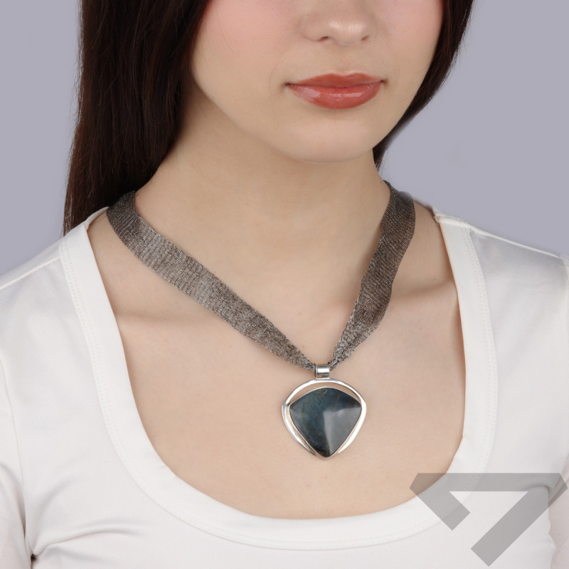 Srebrny naszyjnik z labradorytem próby 925 - JubilerSezam.pl