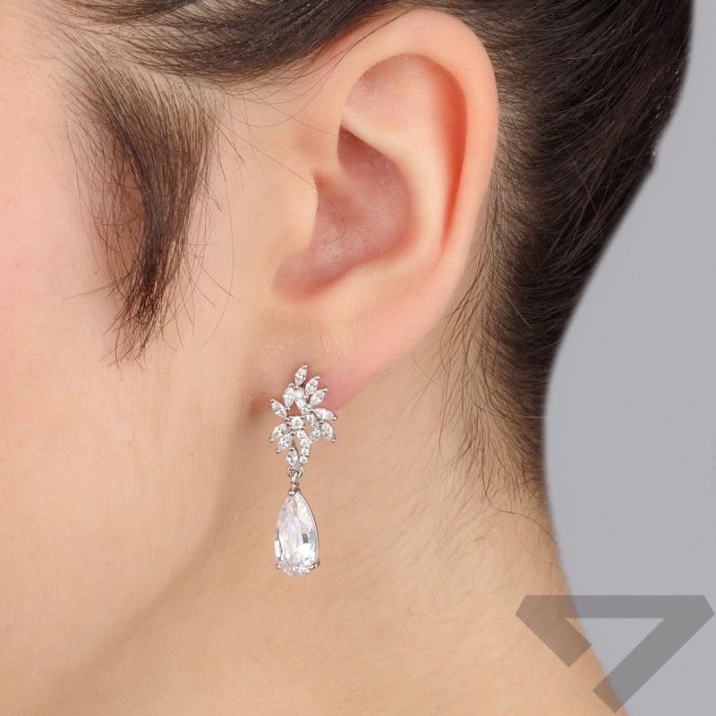 Kolczyki srebrne kwiatki z białymi cyrkoniami/sztyft HS2034 próba 925