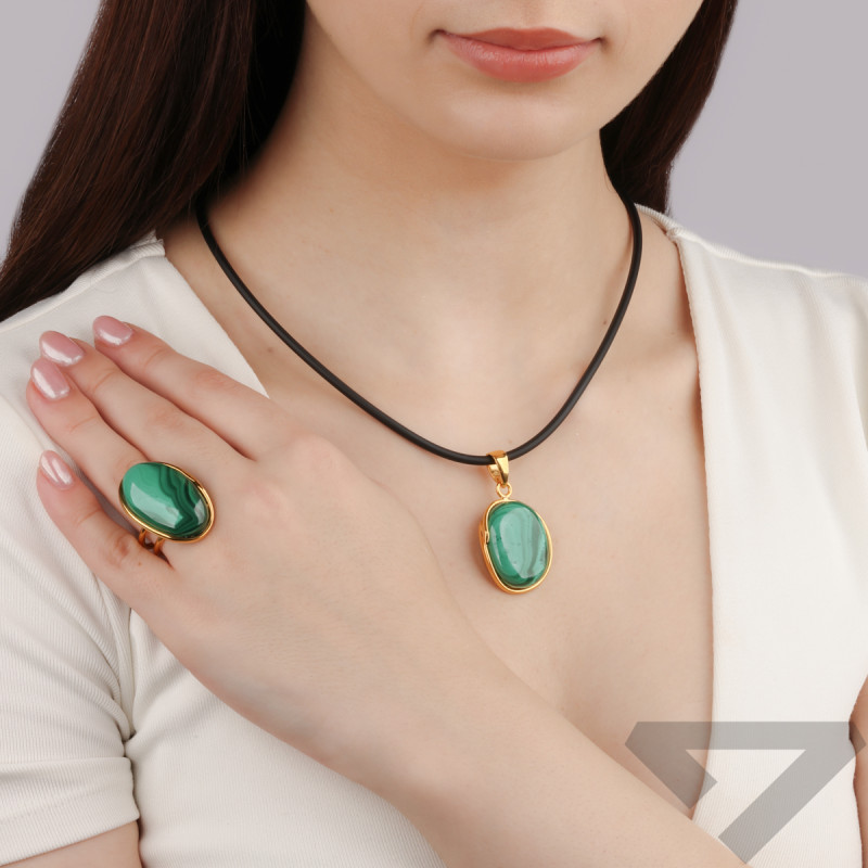 Pierścionek pozłacany z polerowanym malachitem IU-malpol-P owal Gold próba 925