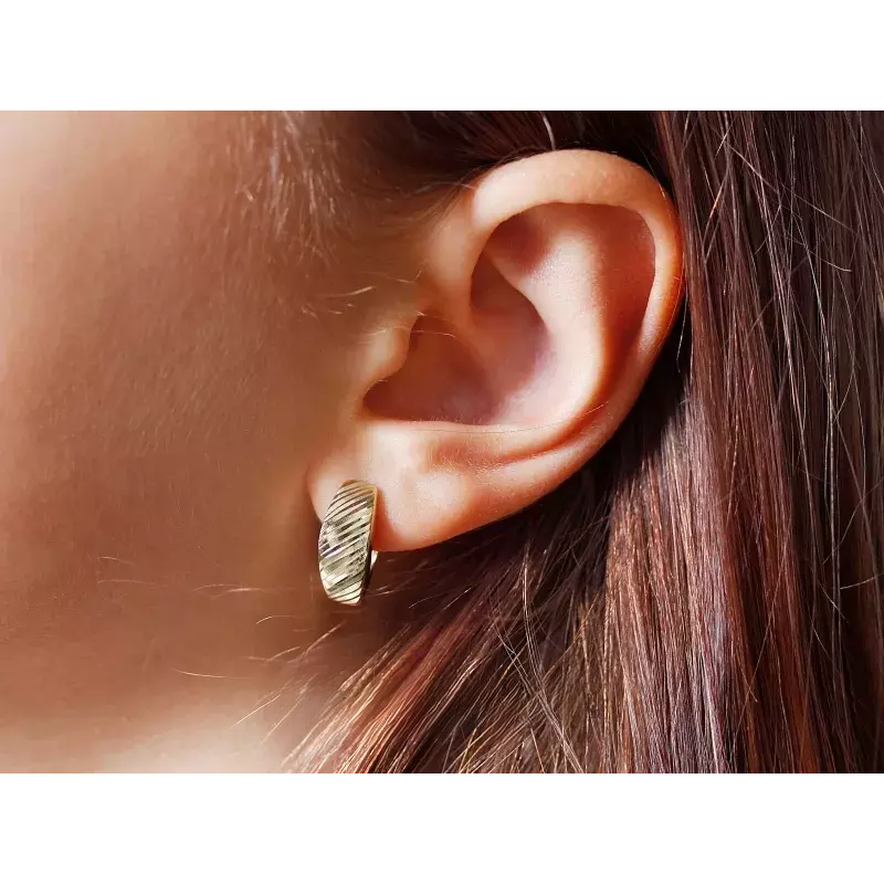 Kolczyki złote blaszka łezka z ukośnymi paskami/ang.zap. CI 2782F próba 585