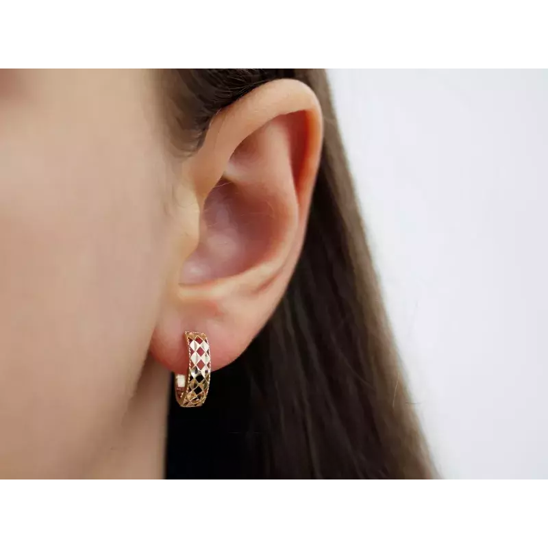 Kolczyki złote grawerowana blaszka z ażurowymi rombami/ang.zap. CI 9043 próba 375