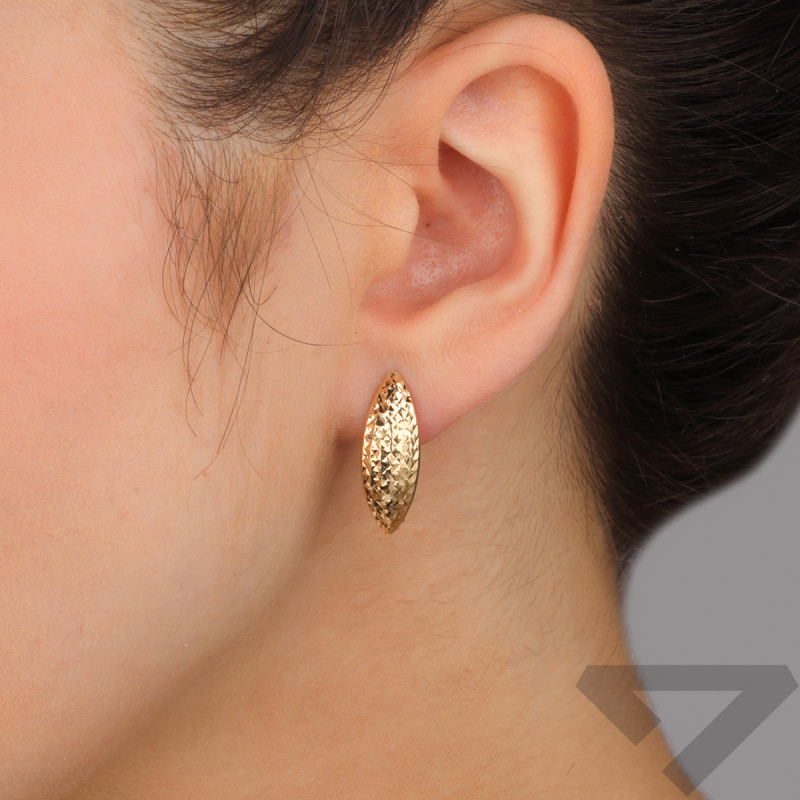 Kolczyki złote grawerowana blaszka migdał/ang.zap. CI 2575 próba 375